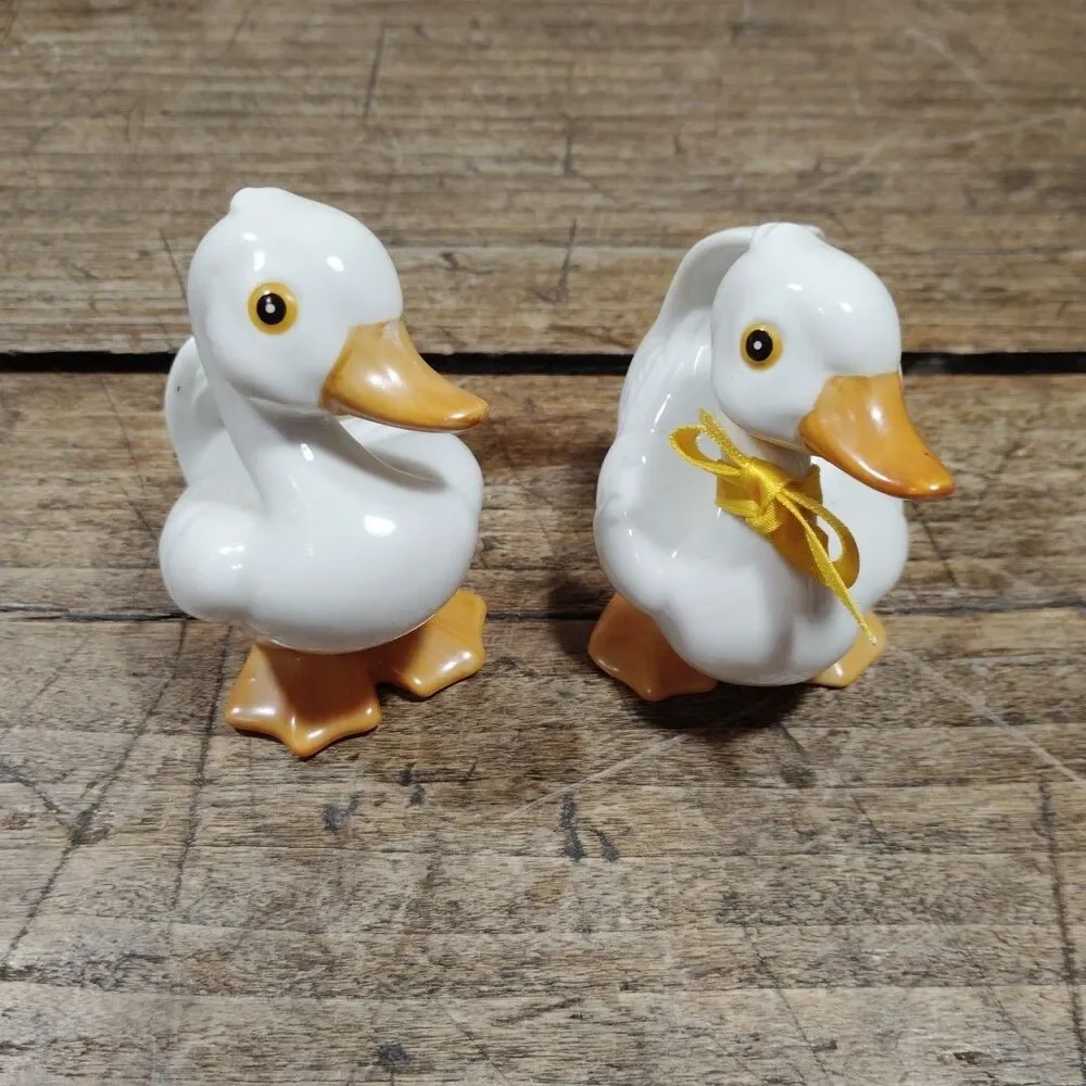 Vintage Homeco Ducks Set Of 2 White Ceramic 3.25” Tall Birds Collectibles Decor